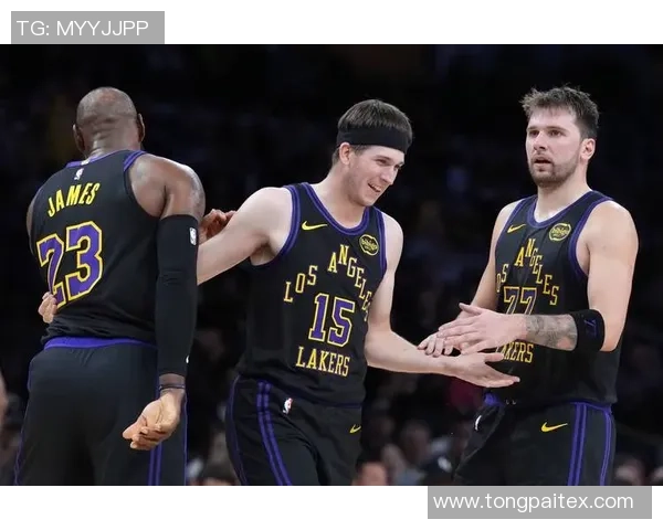 湖人对阵爵士精彩解说回顾与赛后分析全景呈现